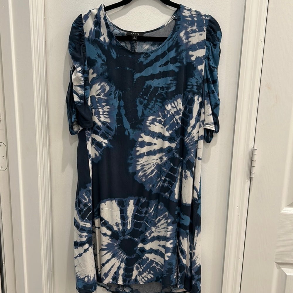 MSK Tie Dye Blue Mini Dress with Puff Sleeves Size Large